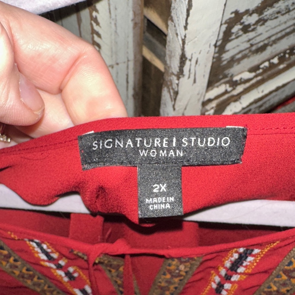 Signature Studio Red Embroidered Blouse with tassels 2x short sleeve 100 poly - Picture 3 of 6